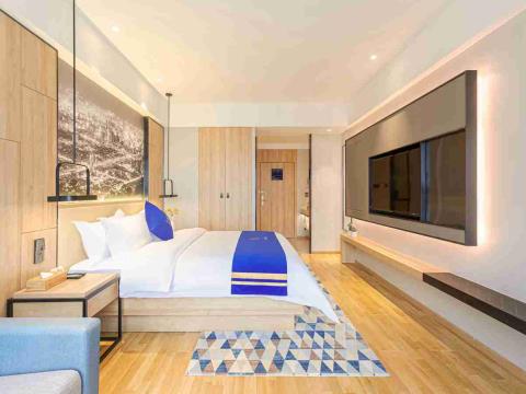 速8精选酒店成都熊猫基地龙潭寺店