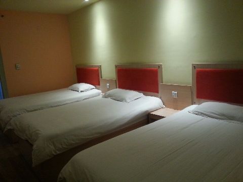 速8酒店葫芦岛火车站广场店